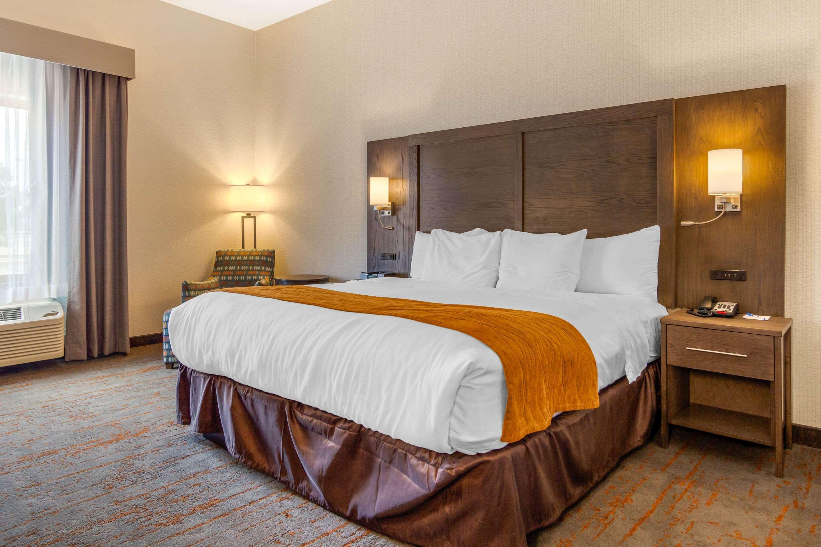 Comfort Inn & Suites Brighton Denver Ne Medical Center Zewnętrze zdjęcie