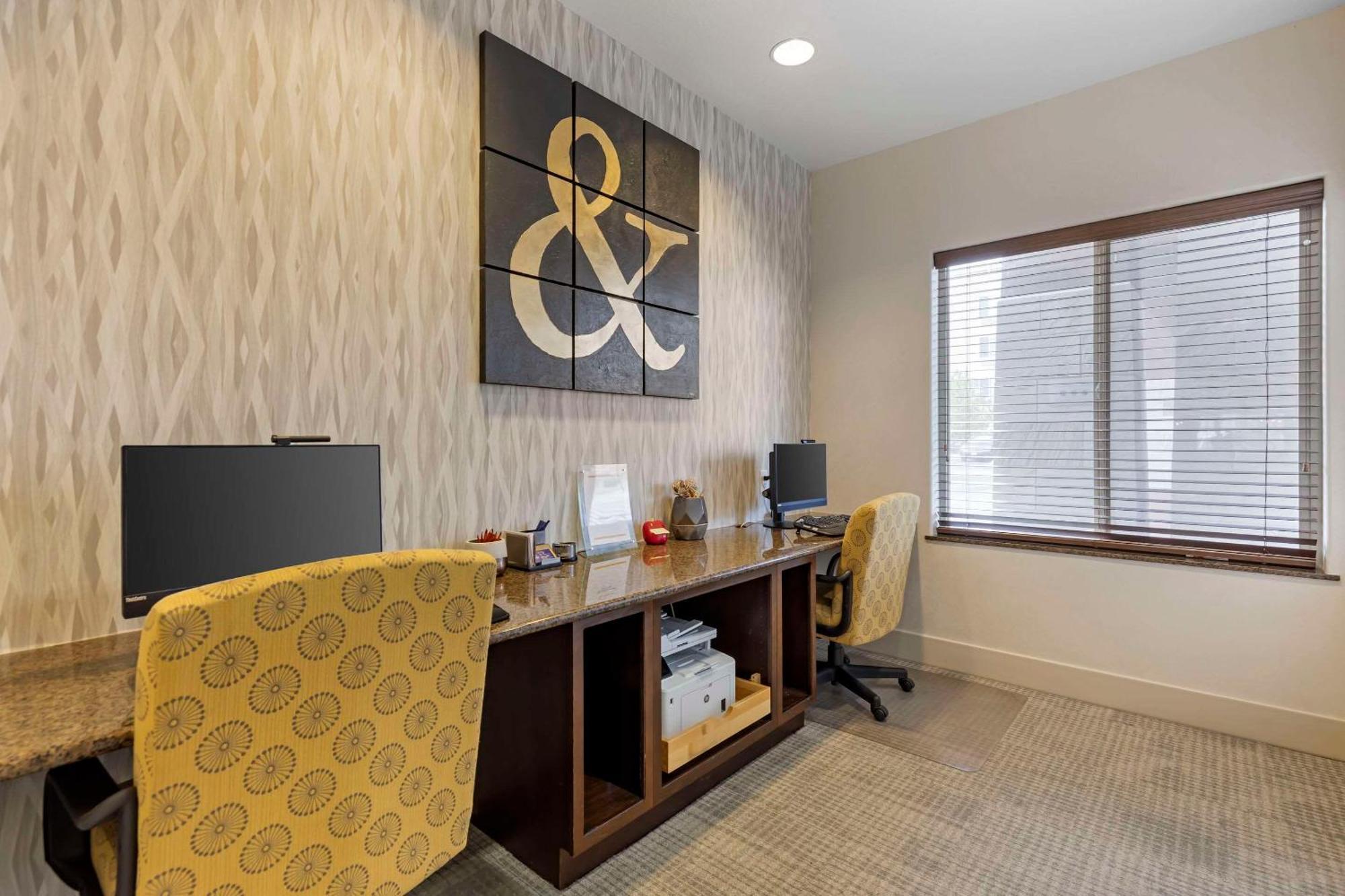 Comfort Inn & Suites Brighton Denver Ne Medical Center Zewnętrze zdjęcie