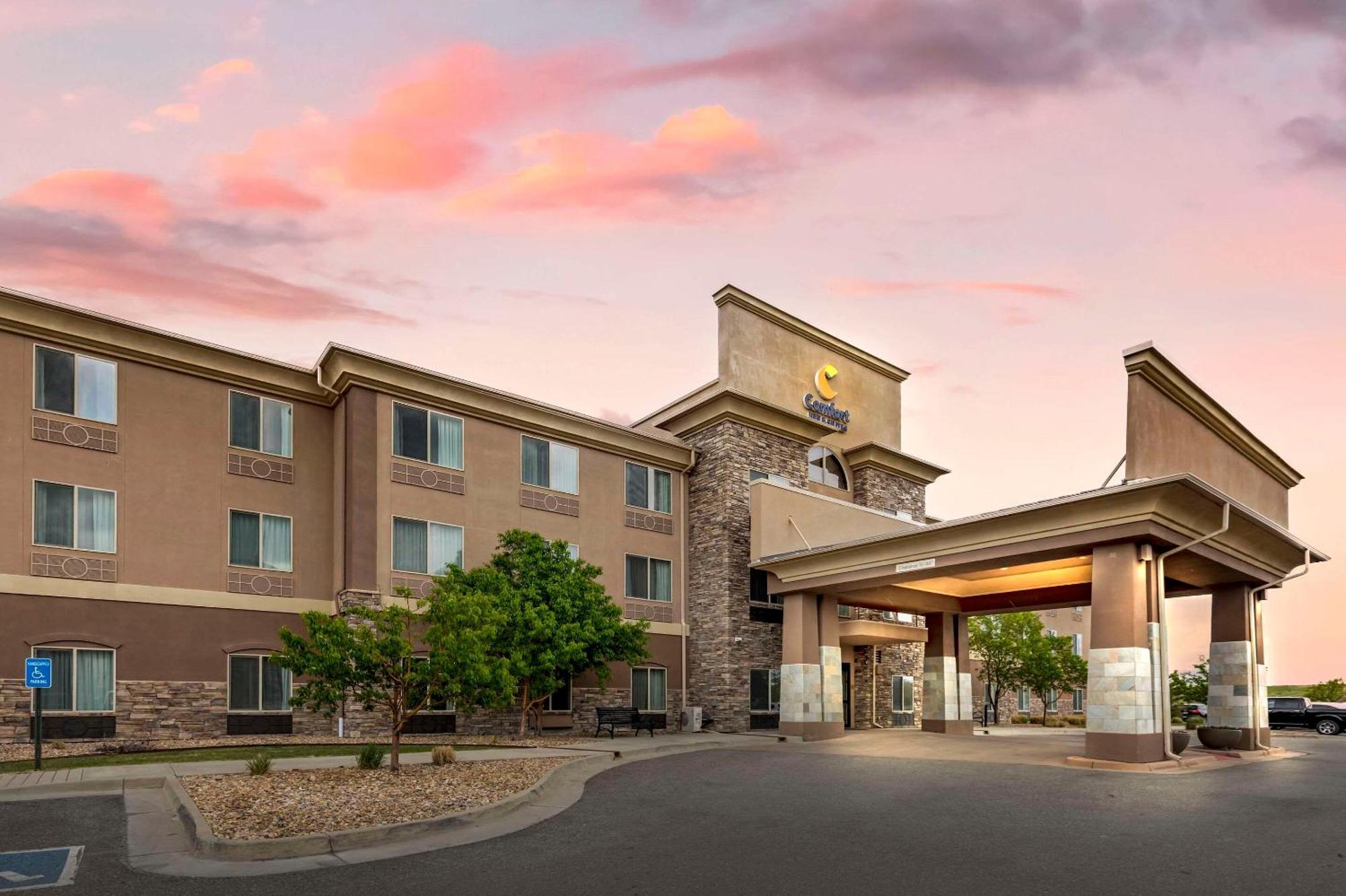 Comfort Inn & Suites Brighton Denver Ne Medical Center Zewnętrze zdjęcie