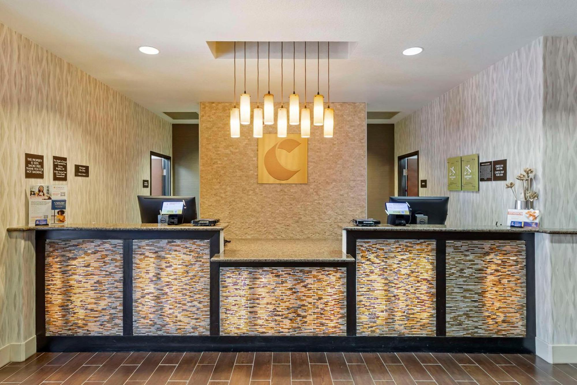 Comfort Inn & Suites Brighton Denver Ne Medical Center Zewnętrze zdjęcie